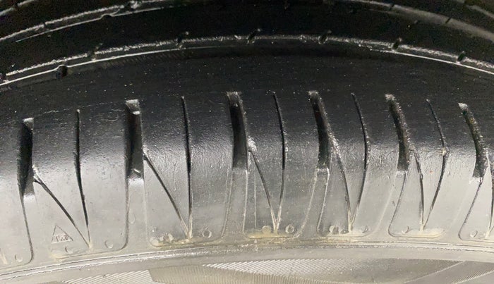 2022 KIA SONET GTX PLUS 1.0 IMT, CNG, Manual, 44,846 km, Right Front Tyre Tread