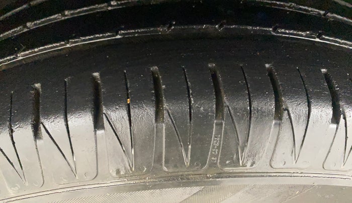 2022 KIA SONET GTX PLUS 1.0 IMT, CNG, Manual, 44,846 km, Left Front Tyre Tread