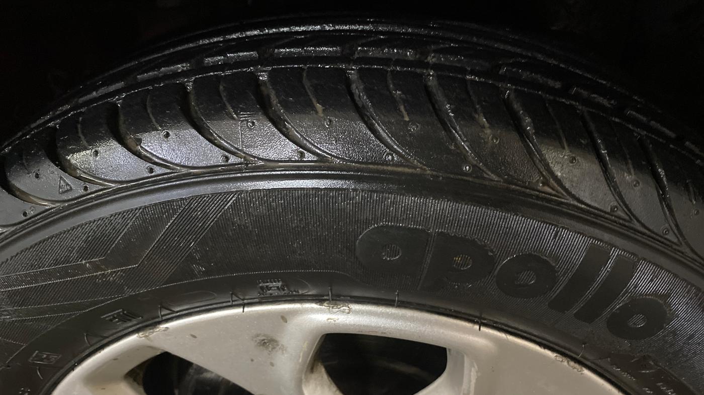 2017 Ford Figo Aspire TITANIUM 1.2 PETROL, Petrol, Manual, 29,306 km, Right Front Tyre Tread