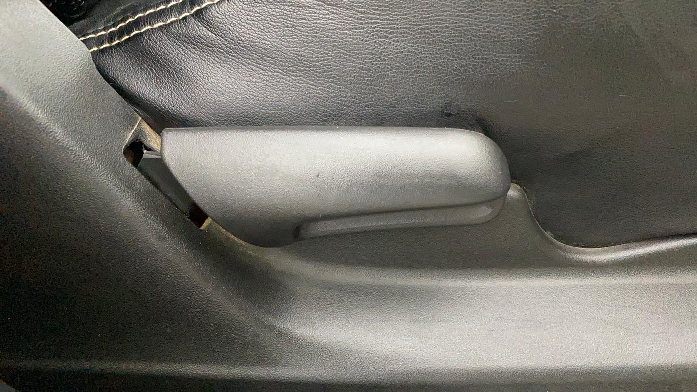 2021 Maruti Vitara Brezza VXI, Petrol, Manual, 61,309 km, Driver Side Adjustment Panel