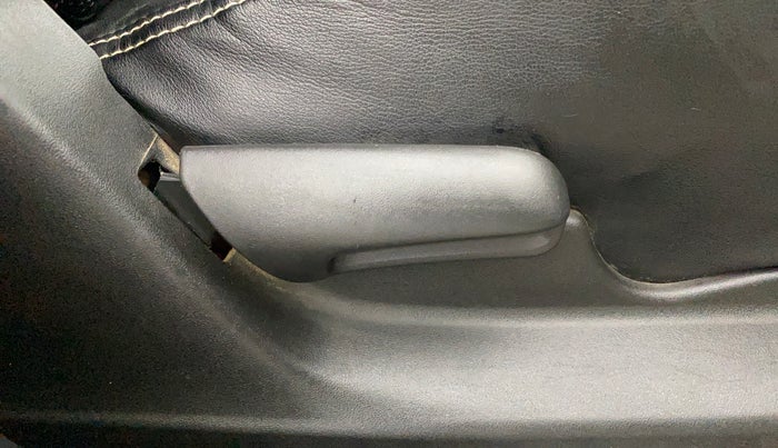 2021 Maruti Vitara Brezza VXI, Petrol, Manual, 61,377 km, Driver Side Adjustment Panel