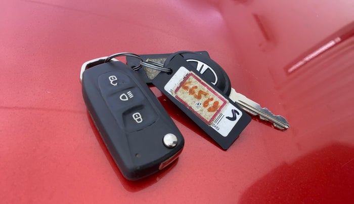 2017 Tata Tiago XZ PETROL, Petrol, Manual, 36,003 km, Key Close Up