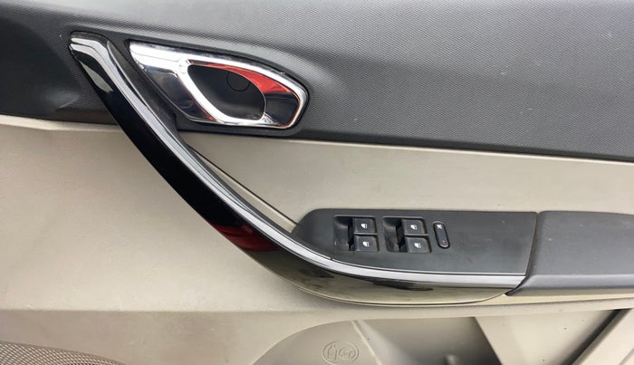 2017 Tata Tiago XZ PETROL, Petrol, Manual, 36,003 km, Driver Side Door Panels Control