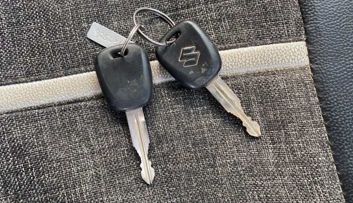 2015 Maruti Alto 800 LXI, Petrol, Manual, 41,392 km, Key Close Up