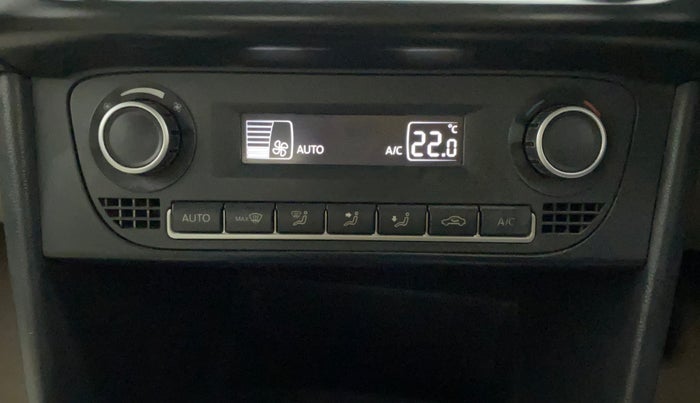 2014 Volkswagen Polo HIGHLINE1.2L, Petrol, Manual, 72,414 km, Automatic Climate Control