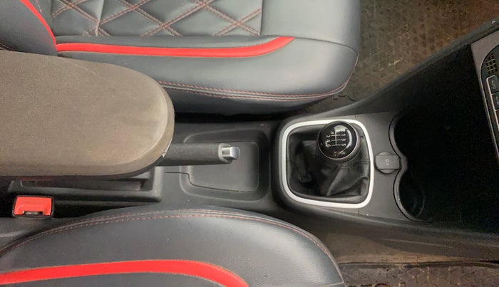 2021 Volkswagen Polo HIGHLINE PLUS 1.0L TSI, Petrol, Manual, 79,937 km, Gear Lever