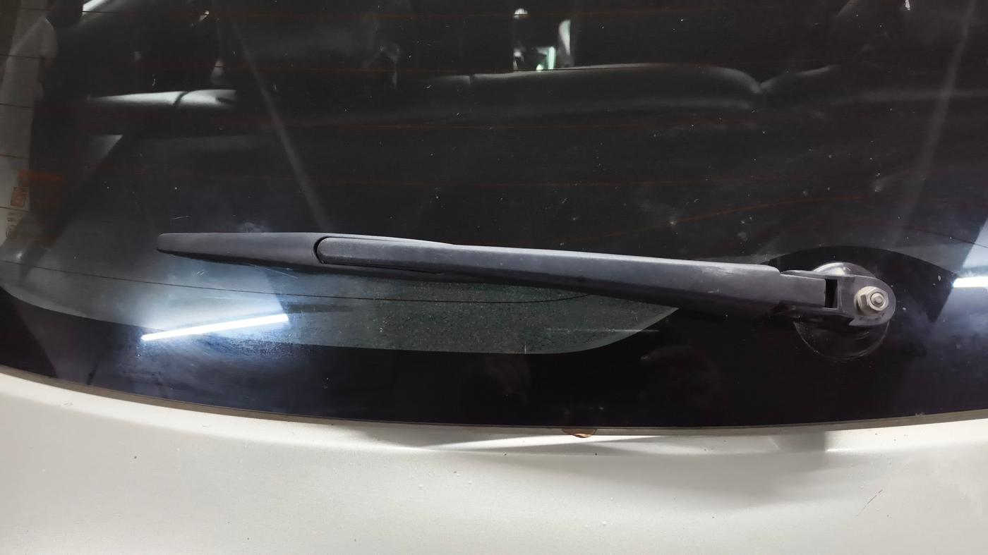 2018 Maruti Swift ZXI, CNG, Manual, 1,28,856 km, Rear Wiper