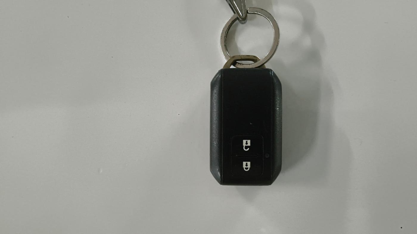 2018 Maruti Swift ZXI, CNG, Manual, 1,28,856 km, Key Close Up