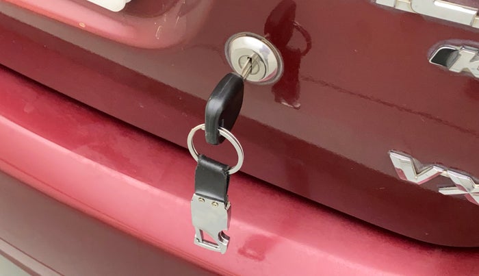 2014 Maruti Alto K10 VXI, Petrol, Manual, 49,354 km, Lock system - Boot door not opening through lever