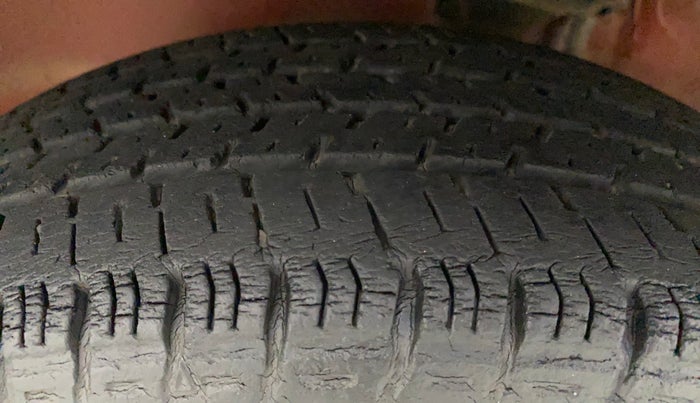 2014 Maruti Alto K10 VXI, Petrol, Manual, 49,354 km, Left Front Tyre Tread
