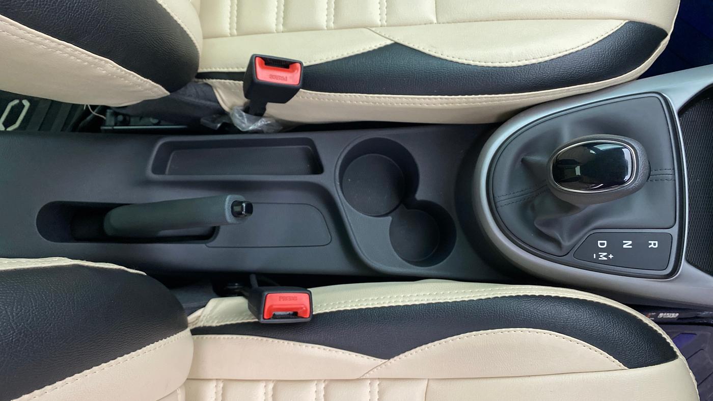 2025 Hyundai GRAND I10 NIOS Sportz (O) 1.2 Kappa AMT, Petrol, Automatic, 3,161 km, Gear Lever