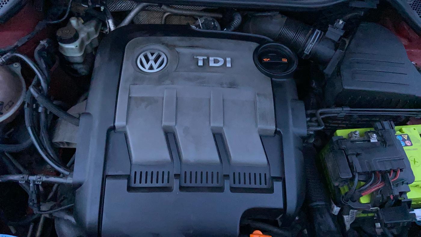 2012 Volkswagen Polo TRENDLINE 1.2L DIESEL, Diesel, Manual, 1,23,452 km, Engine View