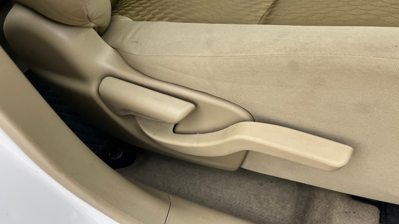 2013 Honda Amaze 1.2L I-VTEC VX, Petrol, Manual, 48,603 km, Driver Side Adjustment Panel