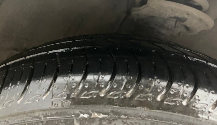 2014 Hyundai Grand i10 SPORTZ 1.2 KAPPA VTVT, Petrol, Manual, 33,268 km, Right Front Tyre Tread