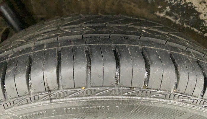 2014 Maruti Wagon R 1.0 VXI, Petrol, Manual, 1,01,391 km, Right Rear Tyre Tread