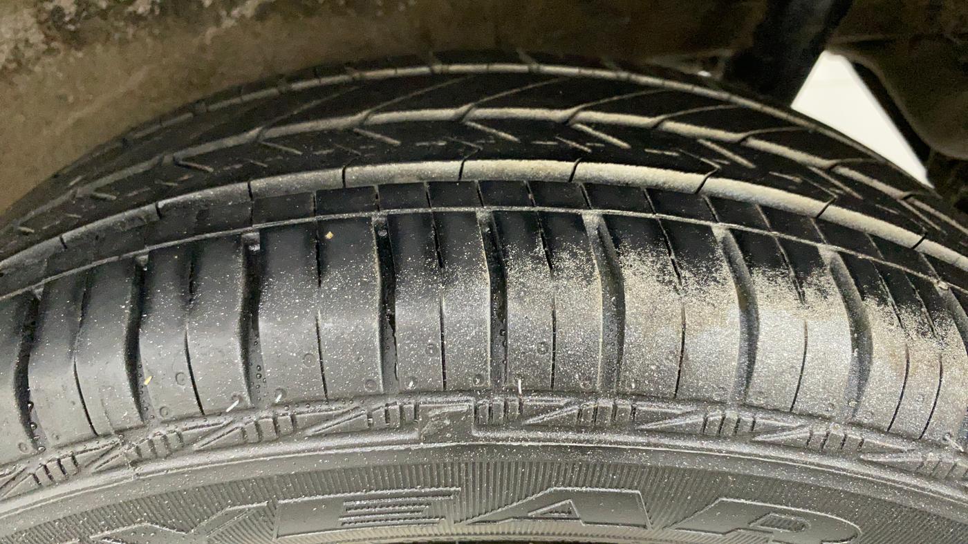 2014 Maruti Wagon R 1.0 VXI, Petrol, Manual, 1,01,391 km, Left Rear Tyre Tread