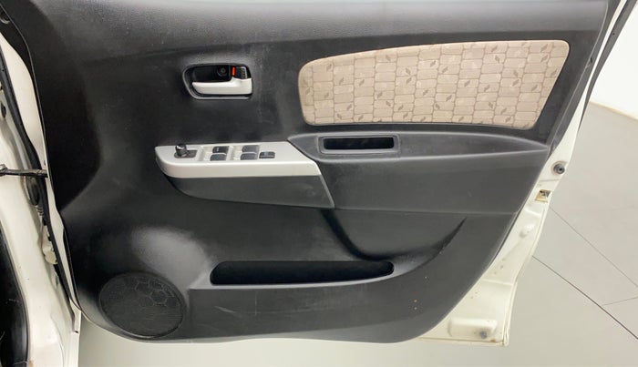 2014 Maruti Wagon R 1.0 VXI, Petrol, Manual, 1,01,391 km, Driver Side Door Panels Control