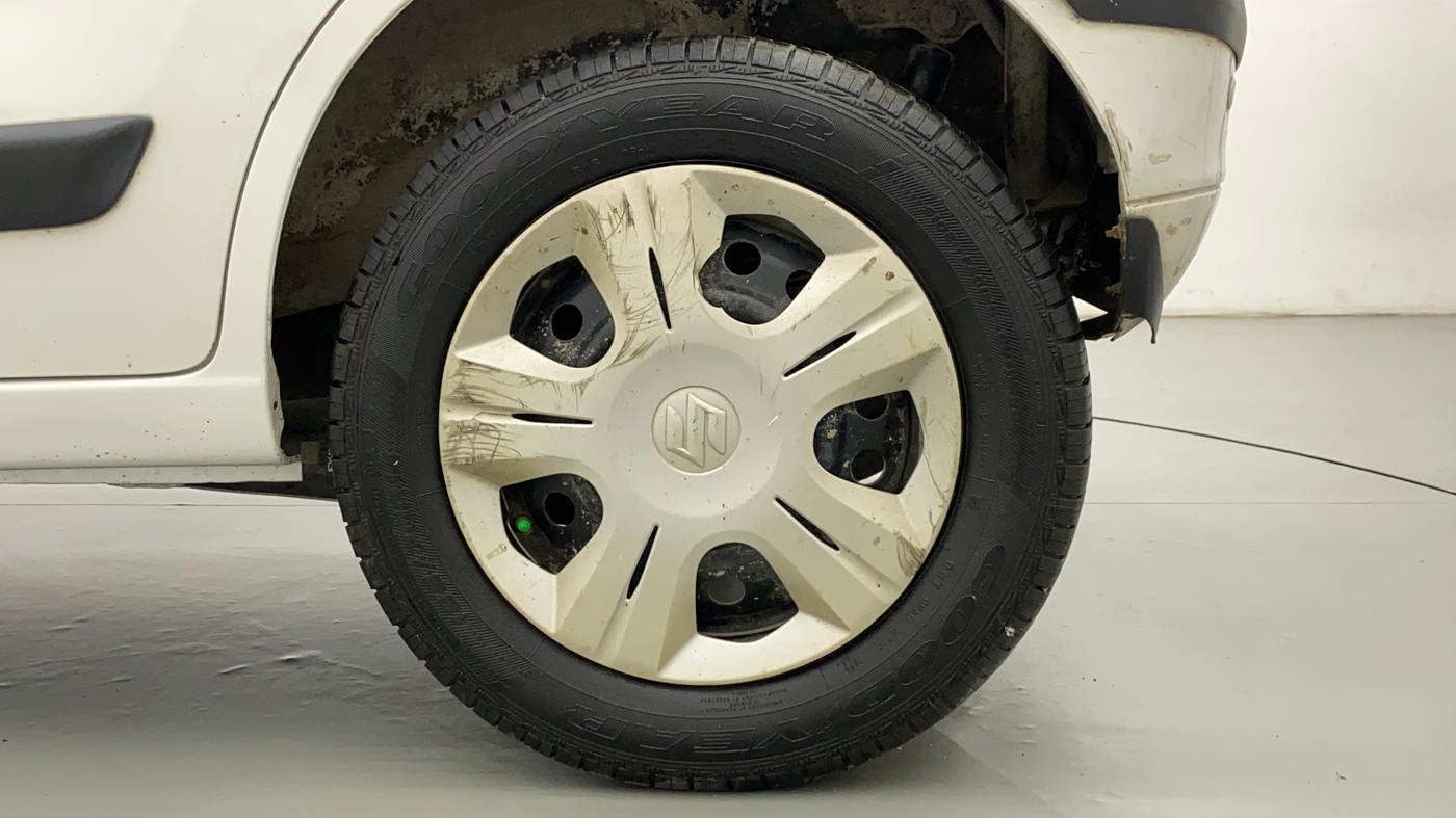2014 Maruti Wagon R 1.0 VXI, Petrol, Manual, 1,01,391 km, Left Rear Wheel