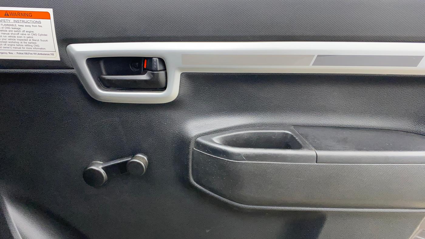 2021 Maruti S PRESSO LXI CNG, CNG, Manual, 39,796 km, Driver Side Door Panels Control