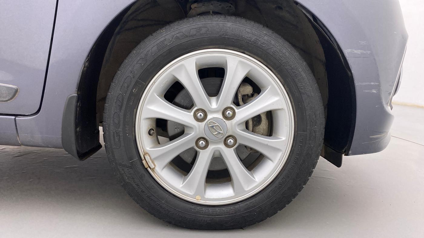 2014 Hyundai Grand i10 ASTA AT 1.2 KAPPA VTVT, Petrol, Automatic, 22,890 km, Right Front Wheel
