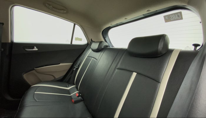 2014 Hyundai Grand i10 ASTA AT 1.2 KAPPA VTVT, Petrol, Automatic, 22,890 km, Right Side Rear Door Cabin