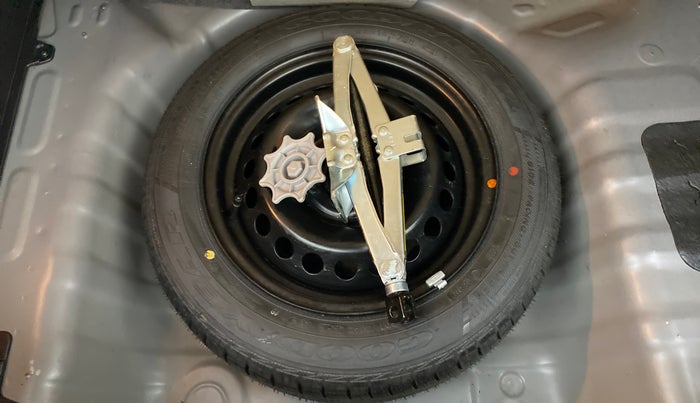 2014 Hyundai Grand i10 ASTA AT 1.2 KAPPA VTVT, Petrol, Automatic, 22,890 km, Dicky (Boot door) - Tool missing