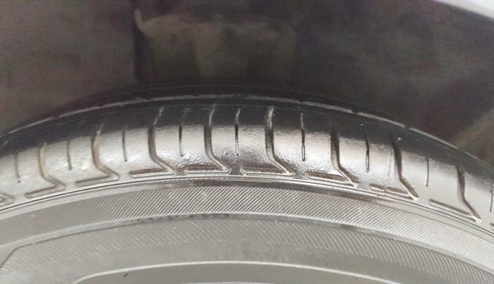 2017 Ford Figo Aspire TREND 1.2 PETROL, Petrol, Manual, 59,071 km, Right Front Tyre Tread
