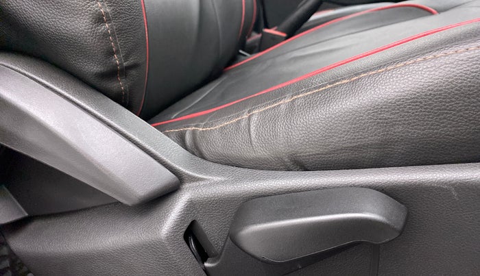 2017 Ford New Figo 1.2 TITANIUM, Petrol, Manual, 39,444 km, Driver Side Adjustment Panel