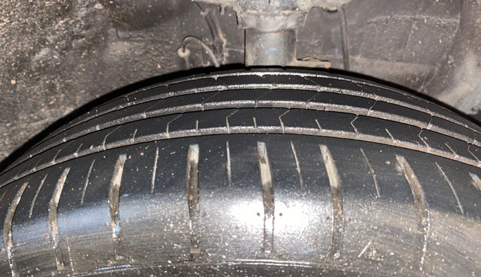 2016 Hyundai i20 Active 1.2 S, Petrol, Manual, 1,08,259 km, Right Front Tyre Tread