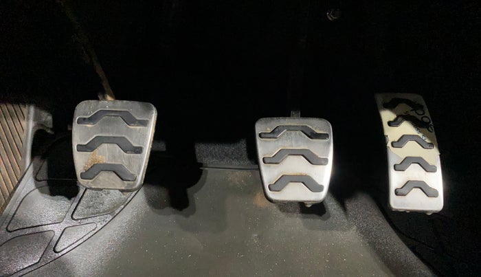 2016 Hyundai i20 Active 1.2 S, Petrol, Manual, 1,08,259 km, Pedals