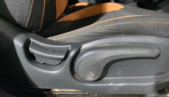 2016 Hyundai i20 Active 1.2 S, Petrol, Manual, 1,08,259 km, Driver Side Adjustment Panel