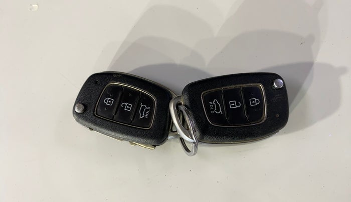 2016 Hyundai i20 Active 1.2 S, Petrol, Manual, 1,08,259 km, Key Close Up