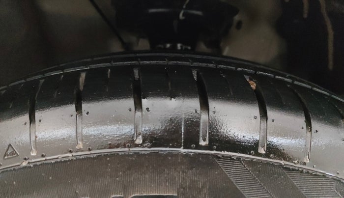 2020 Hyundai Elite i20 SPORTZ PLUS 1.2, Petrol, Manual, 77,387 km, Right Front Tyre Tread