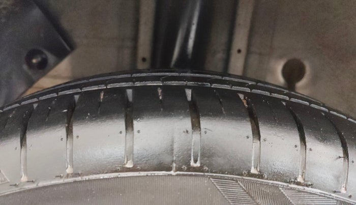 2020 Hyundai Elite i20 SPORTZ PLUS 1.2, Petrol, Manual, 77,387 km, Right Rear Tyre Tread