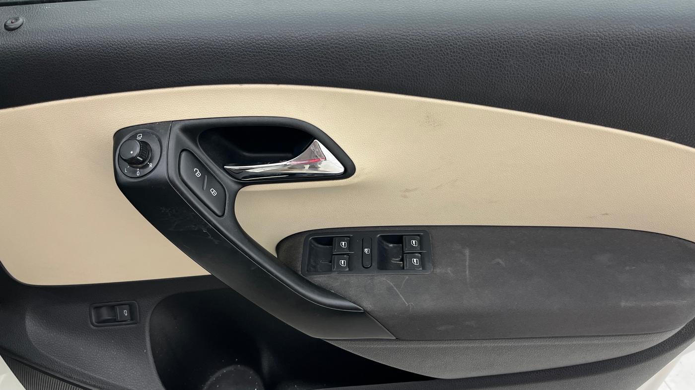 2021 Skoda Rapid AMBITION AT TSI, Petrol, Automatic, 45,377 km, Driver Side Door Panels Control