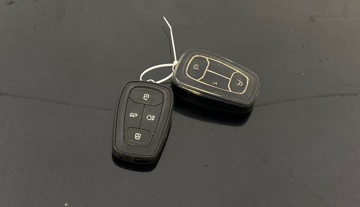 2022 Tata ALTROZ XZA PLUS DARK EDTION, Petrol, Automatic, 24,803 km, Key Close Up