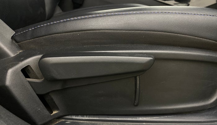 2022 Tata ALTROZ XZA PLUS DARK EDTION, Petrol, Automatic, 24,803 km, Driver Side Adjustment Panel