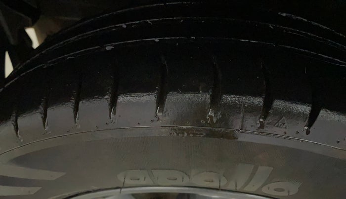 2022 Hyundai GRAND I10 NIOS SPORTZ 1.2 KAPPA VTVT CNG, CNG, Manual, 86,671 km, Right Rear Tyre Tread