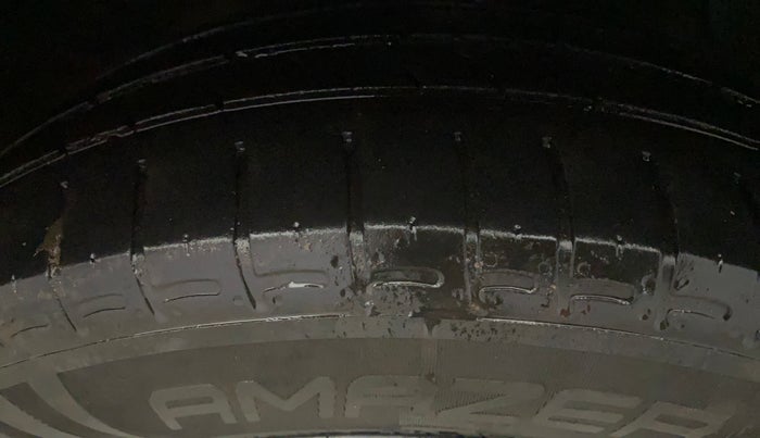 2022 Hyundai GRAND I10 NIOS SPORTZ 1.2 KAPPA VTVT CNG, CNG, Manual, 86,671 km, Right Front Tyre Tread