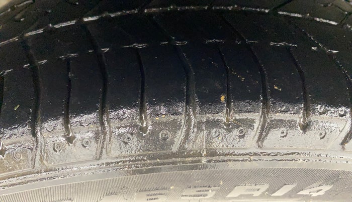 2013 Honda Brio S MT, Petrol, Manual, 44,214 km, Right Rear Tyre Tread