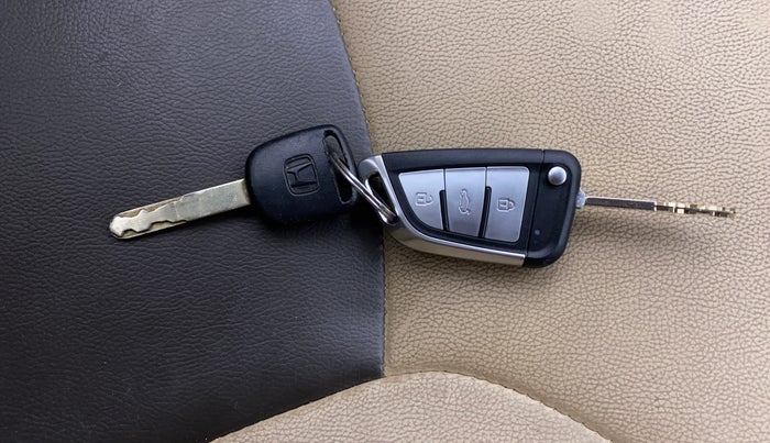 2013 Honda Brio S MT, Petrol, Manual, 44,214 km, Key Close Up