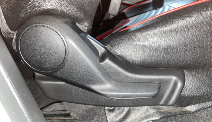 2019 Maruti IGNIS DELTA 1.2, Petrol, Manual, 24,201 km, Driver Side Adjustment Panel