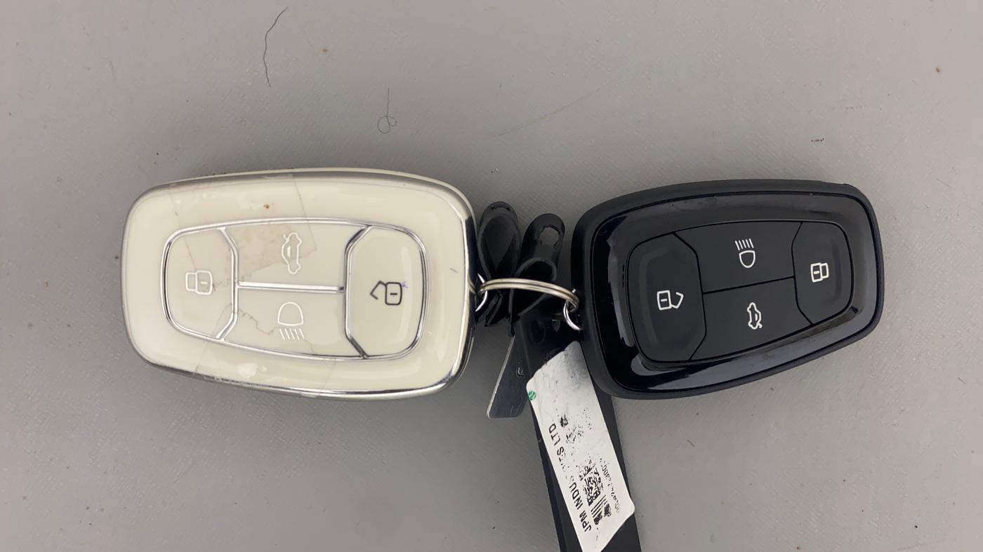 2024 Tata TIGOR XZ PLUS PETROL, Petrol, Manual, 5,590 km, Key Close Up
