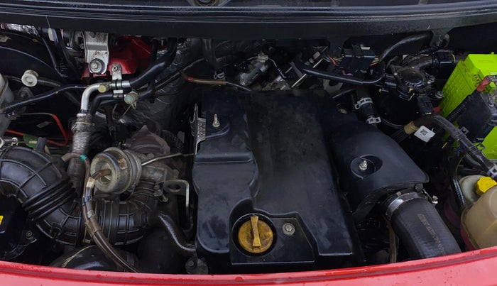 2018 Mahindra TUV300 T10, Diesel, Manual, 55,556 km, Engine View