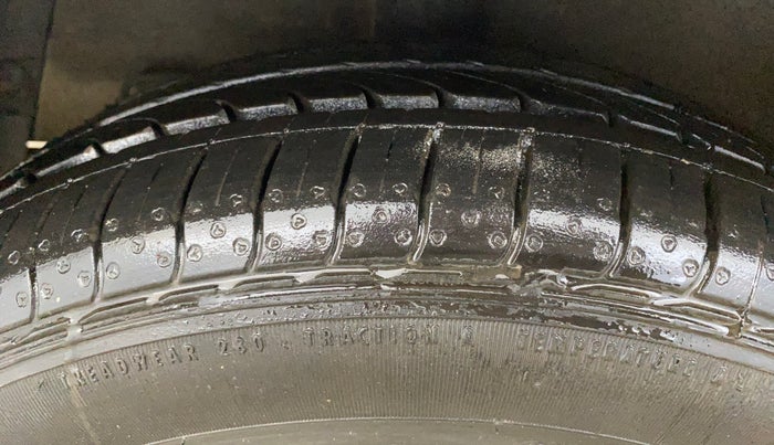 2014 Hyundai Grand i10 MAGNA 1.2 KAPPA VTVT, Petrol, Manual, 70,638 km, Right Rear Tyre Tread