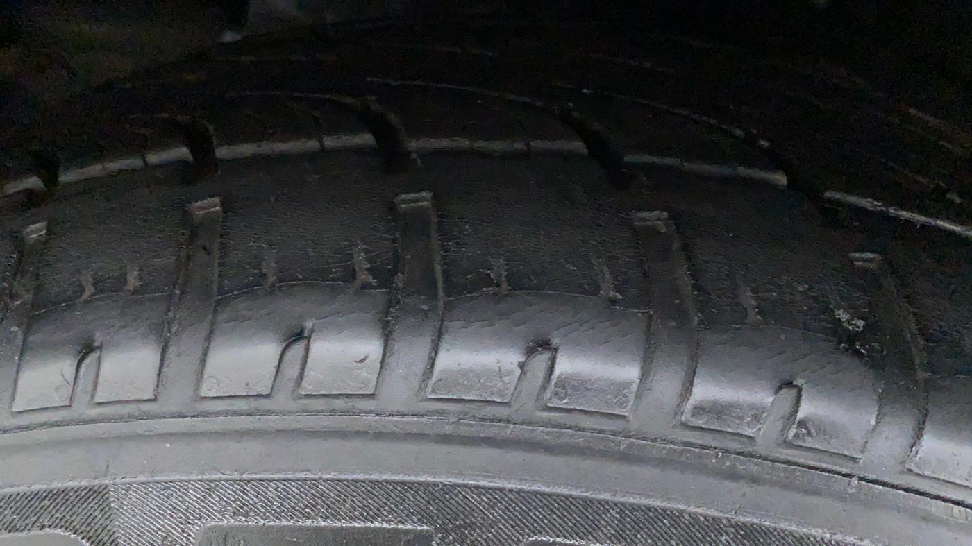 2018 Tata Hexa Varicor 400 XT, Diesel, Manual, 90,594 km, Right Front Tyre Tread