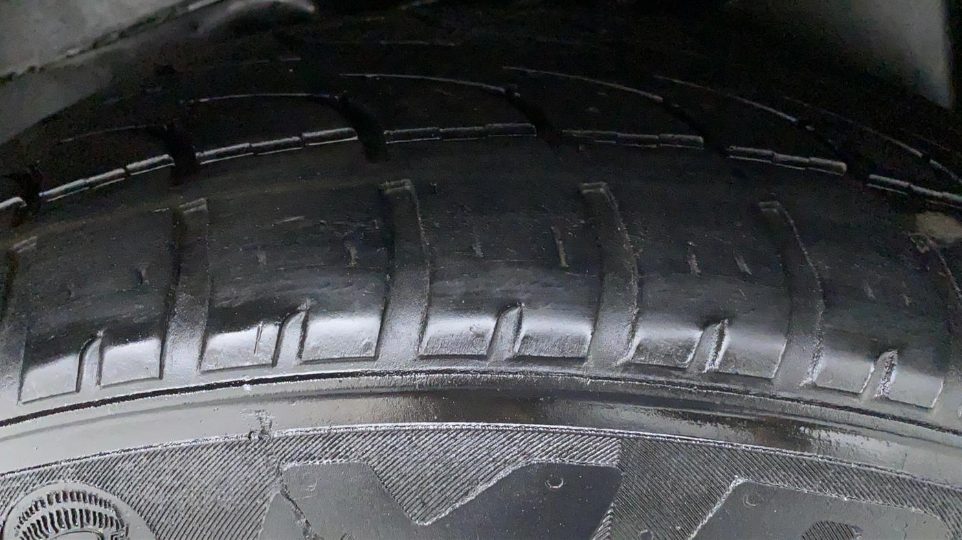 2018 Tata Hexa Varicor 400 XT, Diesel, Manual, 90,594 km, Left Rear Tyre Tread