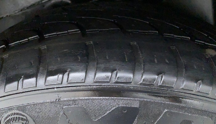 2018 Tata Hexa Varicor 400 XT, Diesel, Manual, 90,594 km, Left Rear Tyre Tread