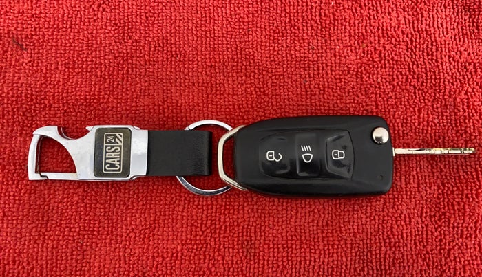 2018 Tata Hexa Varicor 400 XT, Diesel, Manual, 90,594 km, Key Close Up
