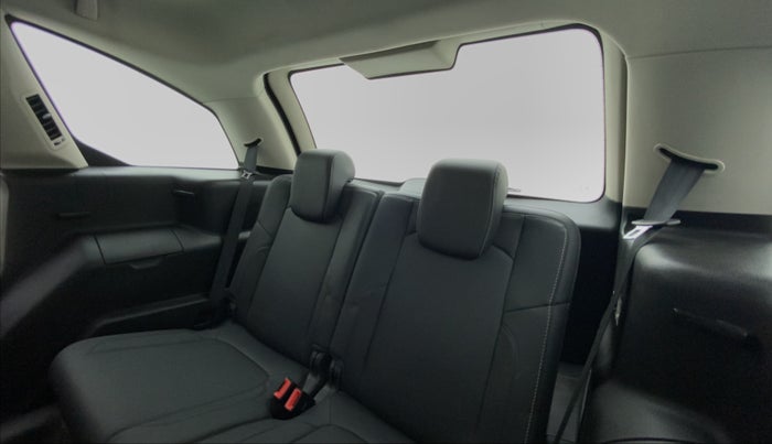 2018 Tata Hexa Varicor 400 XT, Diesel, Manual, 90,594 km, Third Seat Row ( optional )